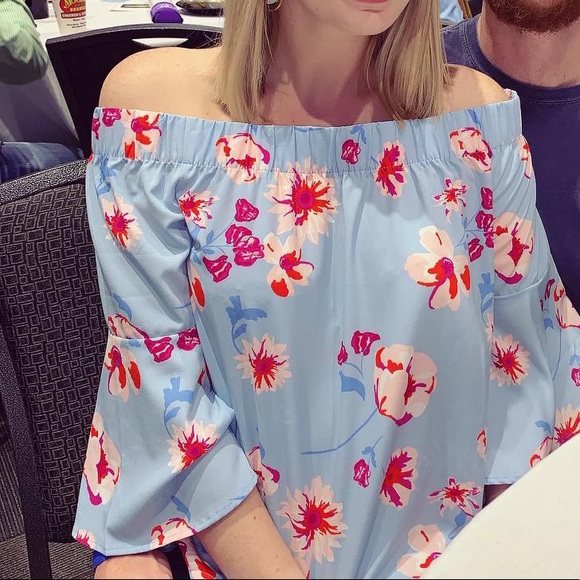 Top - Picture 2 of 2